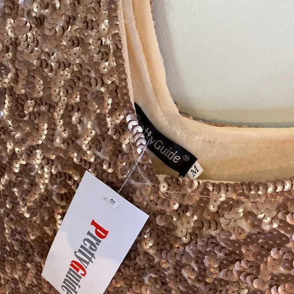 🎉HP🎉Woman’s Pretty Girl Dress Gold Medium - Picture 3 of 5